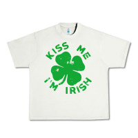 Pistachio kiss me im irish funny saint patrick day womens Urban Heavy Tee - linhVisuals