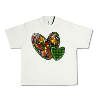 Pistachio christmas heart Urban Heavy Tee - RanaPortraitStore