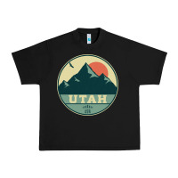 Black utah retro mountain badge Urban Heavy Tee - linhVisuals