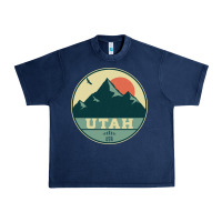 Navy utah retro mountain badge Urban Heavy Tee - linhVisuals