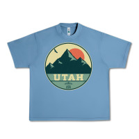 Pebble Blue utah retro mountain badge Urban Heavy Tee - linhVisuals