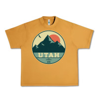 Peanut Butter utah retro mountain badge Urban Heavy Tee - linhVisuals