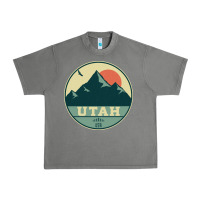 Tornado utah retro mountain badge Urban Heavy Tee - linhVisuals