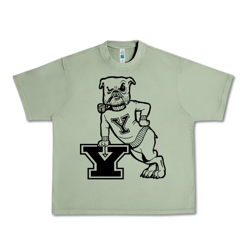 Yale Vintage Urban Heavy Tee by linhVisuals | Teevron