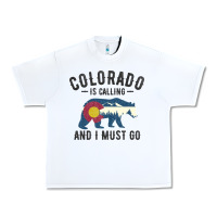 White colorado is calling and i must go state flag with wild bear Urban Heavy Tee - linhVisuals