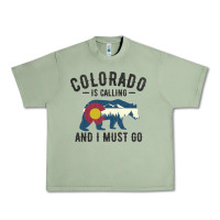 Oil Green colorado is calling and i must go state flag with wild bear Urban Heavy Tee - linhVisuals