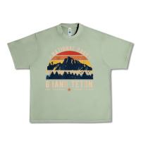 Oil Green national park grand teton vintage retro hiking Urban Heavy Tee - linhVisuals