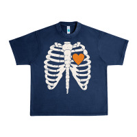 Navy skeleton rib case orange pumpkin heart vintage halloween anatomy costu Urban Heavy Tee - linhVisuals