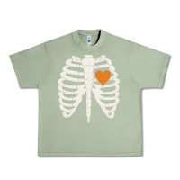Oil Green skeleton rib case orange pumpkin heart vintage halloween anatomy costu Urban Heavy Tee - linhVisuals