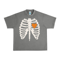 Tornado skeleton rib case orange pumpkin heart vintage halloween anatomy costu Urban Heavy Tee - linhVisuals
