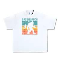 White bassquatch! funny bigfoot fishing outdoor retro Urban Heavy Tee - linhVisuals