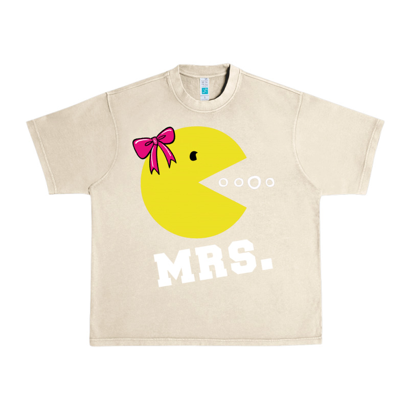 Mrs Pacman Urban Heavy Tee by linhVisuals | Teevron