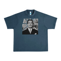 Midnight Navy swans reflecting elephants 1937 by salvador dali 83665573 Urban Heavy Tee - linhVisuals