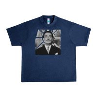 Navy swans reflecting elephants 1937 by salvador dali 83665573 Urban Heavy Tee - linhVisuals