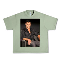 Oil Green who is ricky martin playing in ameri Urban Heavy Tee - linhVisuals