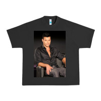 Pigment Black who is ricky martin playing in ameri Urban Heavy Tee - linhVisuals