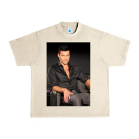 Sandshell who is ricky martin playing in ameri Urban Heavy Tee - linhVisuals