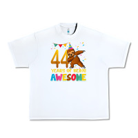 White 44 years old birthday sloth dabbing 44th birthday sloth Urban Heavy Tee - linhVisuals