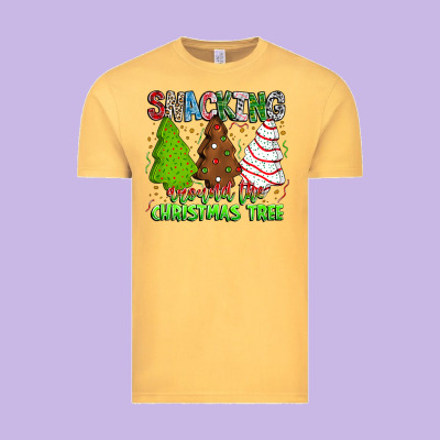 Snacking Around The Christmas Tree Vintage Tee Designed By Cowhidedigitalart