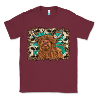 Burgundy highland cow western background Classic Tee - RanaPortraitStore