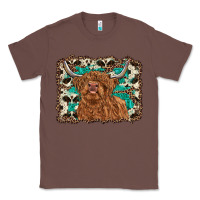 Chestnut highland cow western background Classic Tee - RanaPortraitStore