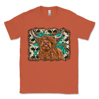 Copper highland cow western background Classic Tee - RanaPortraitStore