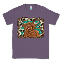 Lavender highland cow western background Classic Tee - RanaPortraitStore