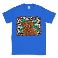 True Royal highland cow western background Classic Tee - RanaPortraitStore