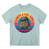 Arona Retro Sunset Just A Girl Who Loves Bigfoot Heavy Core Tee - artisFamous