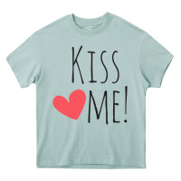 Arona Kiss Me Heavy Core Tee - artisFamous