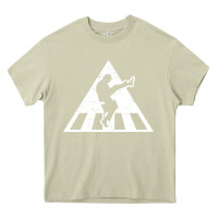 Mossy The Ministry of Silly Walks Distressed Heavy Core Tee - artisFamous