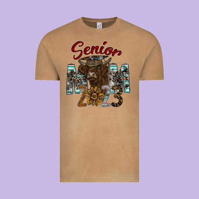 Senior Mom 2023 Vintage Tee Designed By Cowhidedigitalart