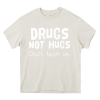 Cream drugs not hugs Heavy Core Tee - linhVisuals