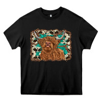Black highland cow western background Heavy Core Tee - RanaPortraitStore