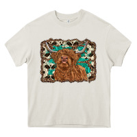 Cream highland cow western background Heavy Core Tee - RanaPortraitStore