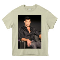 Mossy who is ricky martin playing in ameri Heavy Core Tee - linhVisuals