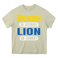 Mossy wolverine on saturday lion on sunday fans detroit vintage pullover hoo Heavy Core Tee - linhVisuals