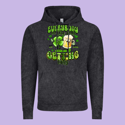 Everybody In The Pub Getting Tipsy Artiststas Vintage Hoodie Designed By Artiststas