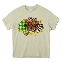Mossy St. Patrick's Day shamrocks Heavy Core Tee - OliviaCreatesArt
