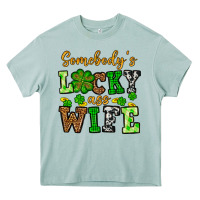 Arona St. Patrick's Somebody’s lucky ass wife Heavy Core Tee - OliviaCreatesArt