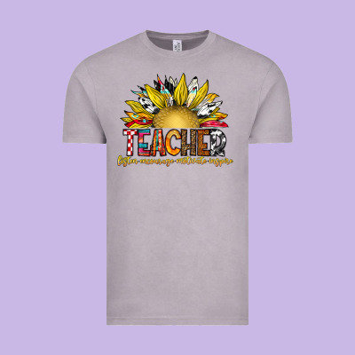Teacher Vintage Tee Designed By Cowhidedigitalart