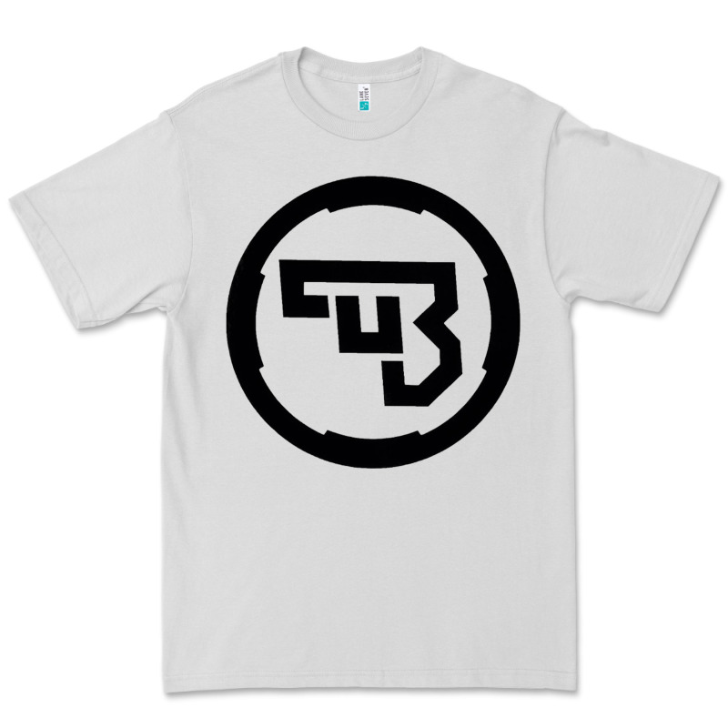 Cz Premium Tee by linhVisuals | Teevron
