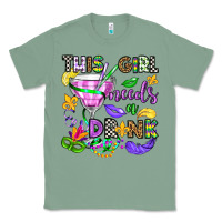 Sage this girl needs a drink Classic Tee - OliviaCreatesArt