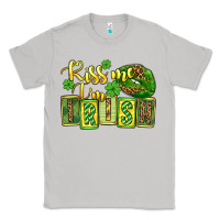 Moon Dust St. Patrick's Kiss me i am irish Classic Tee - OliviaCreatesArt