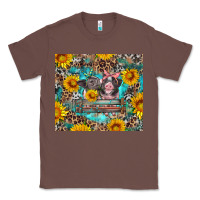 Chestnut baby pigs with leopard cowhide and sunflowers Classic Tee - Artiststas