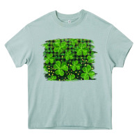 Arona st patrick's day shamrock and plaid distressed background Heavy Core Tee - RanaPortraitStore
