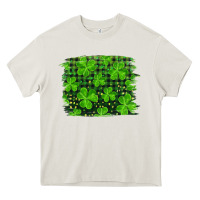 Cream st patrick's day shamrock and plaid distressed background Heavy Core Tee - RanaPortraitStore
