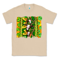 Mushroom st patricks cow and coin wıth clovers and leopard brushstrokes Classic Tee - Artiststas