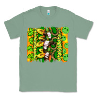 Sage st patricks cow and coin wıth clovers and leopard brushstrokes Classic Tee - Artiststas