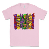 Bubblegum Pink mardi gras crawfish cake and mask with leopar and fleur de lis brushst Classic Tee - Artiststas